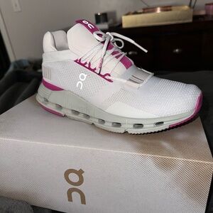 Pink cloudnova